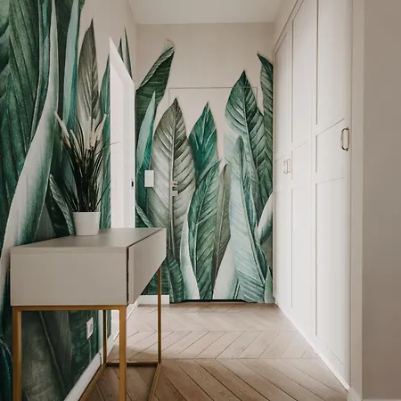 Balcony & Parking, Modern Elegant Apartment! Near Tram * Вроцлав