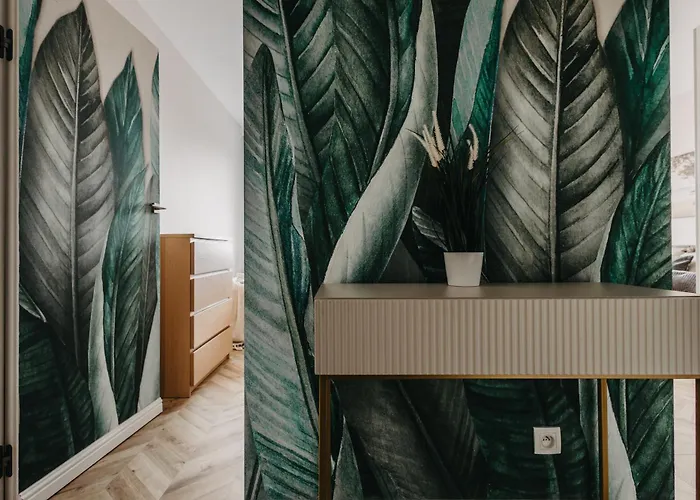 Apartment Balcony & Parking, Modern Elegant Apartment! Near Tram Wroclaw