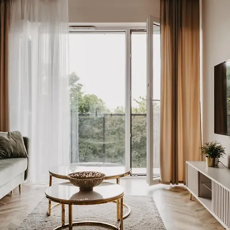 Apartamento Balcony & Parking, Modern Elegant Apartment! Near Tram Breslavia