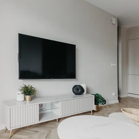 Apartamento Balcony & Parking, Modern Elegant Apartment! Near Tram *