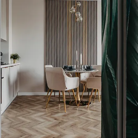 Apartamento Balcony & Parking, Modern Elegant Apartment! Near Tram Breslavia